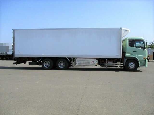 UDトラックス（日産） クオン 大型 冷蔵冷凍バン PKG-CD4ZA(6797) 42枚目