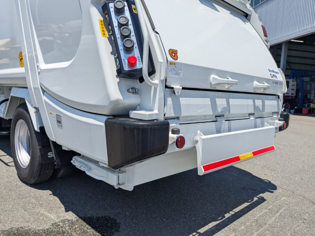 三菱ふそう キャンター 小型 塵芥車（プレス式） 2RG-FEAV0(108610) 10枚目