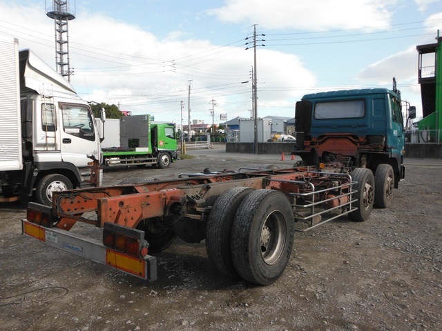 UDトラックス（日産） ビッグサム 大型 キャブ付きシャーシ KL-CV27E(1393) 4枚目
