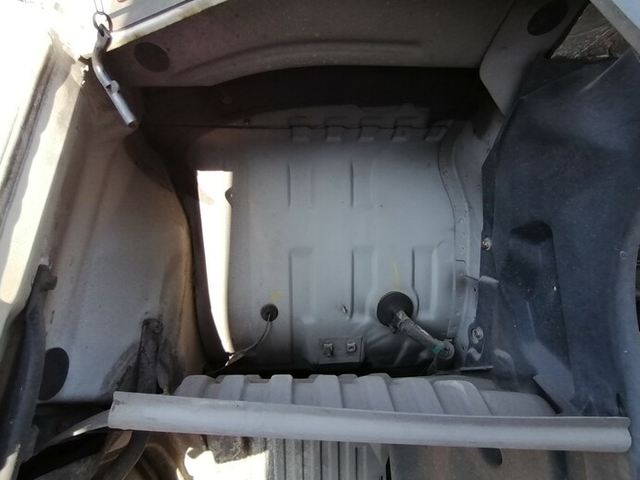 UDトラックス（日産） コンドル 中型 冷蔵冷凍バン PB-MK36B(5670) 69枚目