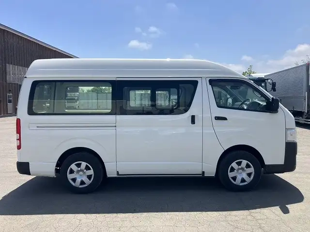 トヨタ ハイエース 小型 特装車・その他 3DF-GDH206K(106518) 4枚目