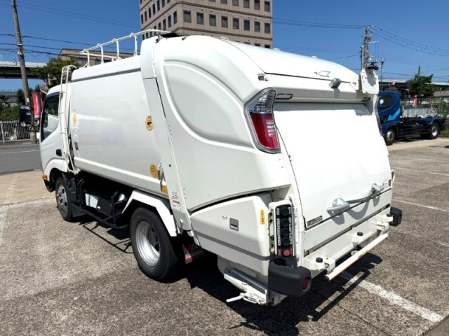 日野 デュトロ 小型 塵芥車（プレス式） 2RG-XZU605X(110404) 4枚目