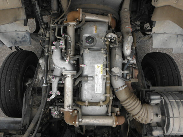 いすゞ ギガ 大型 ミキサー車 QKG-CXZ77AT(10284) 9枚目