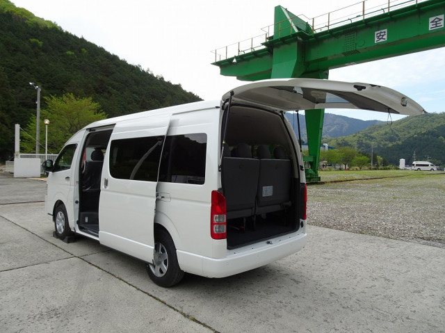 トヨタ 小型 バス 3DF-GDH223B(104699) 6枚目