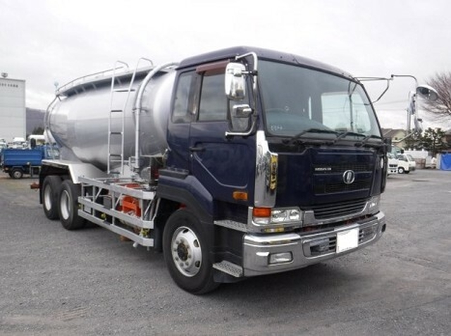 UDトラックス（日産） 粉粒体運搬車 KL-CW48E(11230) 3枚目