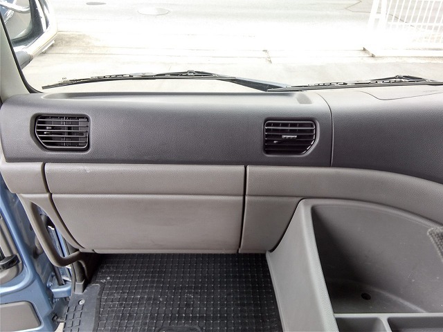 UDトラックス（日産） クオン 大型 ウィング QKG-CD5ZA(8952) 50枚目