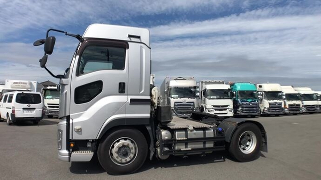 いすゞ ギガ 大型 トラクタ QKG-EXD52BD(35334) 6枚目