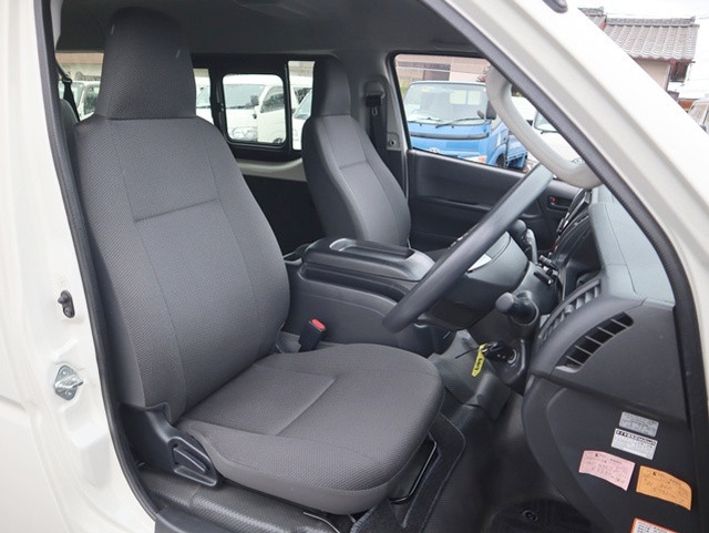 トヨタ ハイエース 小型 バン CBA-TRH214W(109968) 27枚目