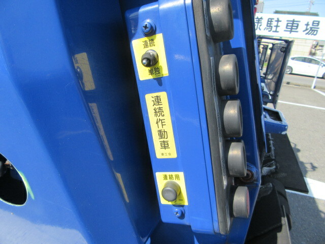 UDトラックス（日産） コンドル 中型 塵芥車（回転式） TKG-MK38L(9256) 15枚目