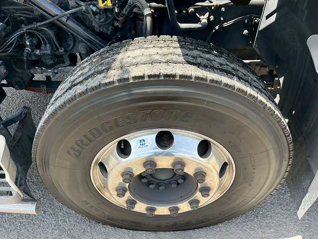 UDトラックス（日産） クオン 大型 トラクタ 2PG-GK5AAD(109385) 46枚目