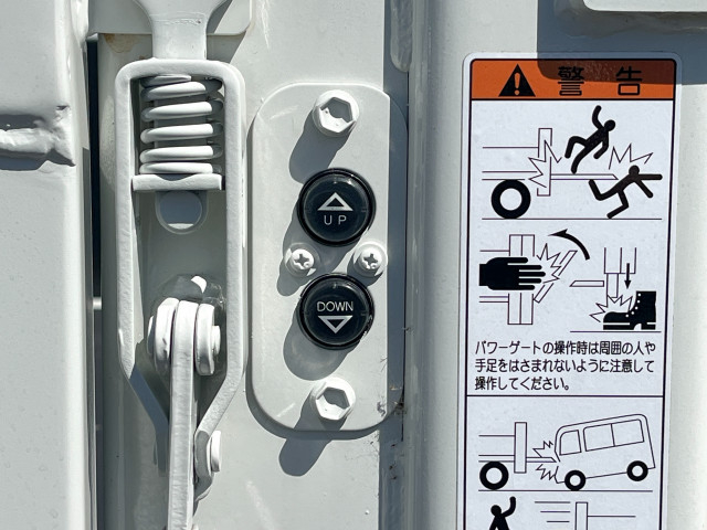 三菱ふそう キャンター 小型 Wキャブ 2RG-FBA20(106377) 16枚目