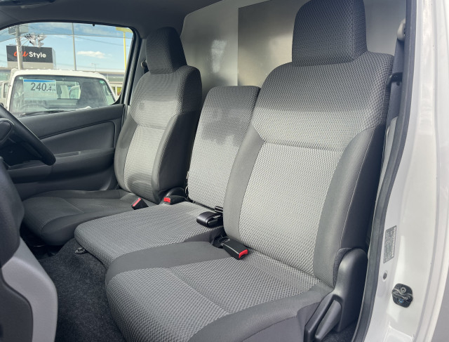 日産自動車 キャラバン 小型 冷蔵冷凍バン CBF-VR2E26(96407) 23枚目