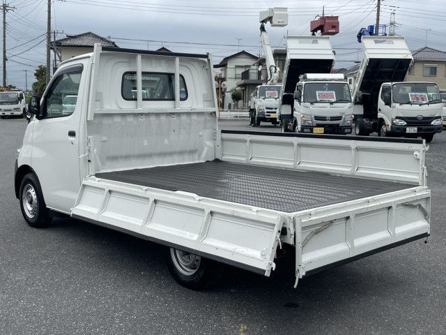 トヨタ ライトエース 小型 平ボディ DBF-S412U(109714) 12枚目