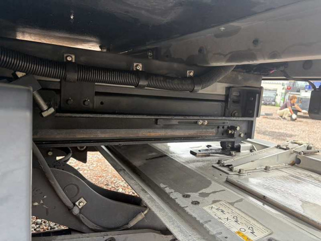 三菱ふそう キャンター 小型 冷蔵冷凍バン TSG-FEB73(111716) 37枚目