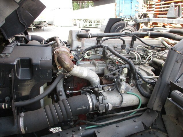 UDトラックス（日産） コンドル 中型 平ボディ（クレーン付） BDG-MK37D(9295) 56枚目