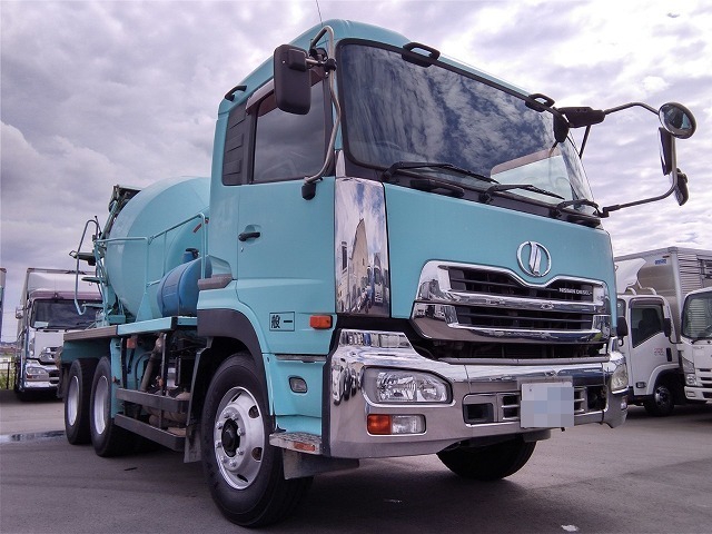 UDトラックス（日産） クオン 大型 ミキサー車 ADG-CW4XL(12632) 1枚目