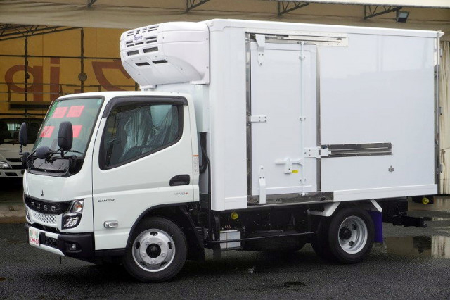三菱ふそう キャンター 小型 冷蔵冷凍バン 2RG-FBAV0(108634) 1枚目