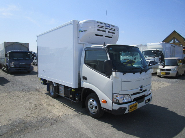 日野 デュトロ 小型 冷蔵冷凍バン 2WG-XZU606N(111485) 2枚目