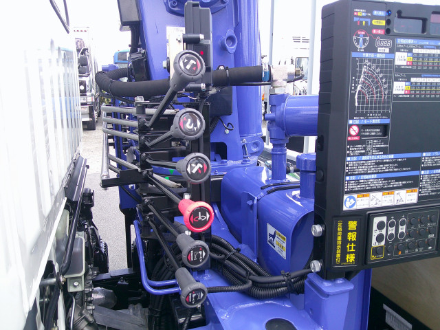 三菱ふそう キャンター 小型 平ボディ（クレーン付） 2RG-FBAVO(108799) 17枚目