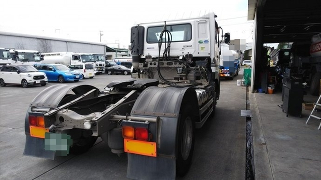 UDトラックス（日産） クオン 大型 トラクタ PKG-GK4XAB(3902) 5枚目