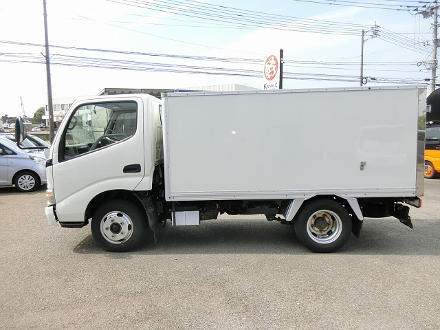 トヨタ ダイナ 小型 冷蔵冷凍バン BDG-XZU508(109598) 9枚目
