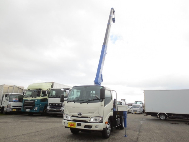 トヨタ ダイナ 小型 平ボディ（クレーン付） 2KG-XZU605(101701) 1枚目