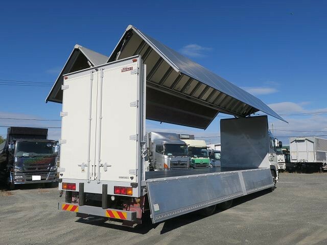 UDトラックス（日産） クオン 大型 ウィング QKG-CD5ZA(37345) 8枚目