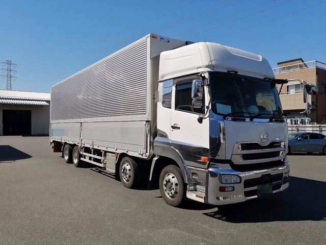 UDトラックス（日産） クオン 大型 ウィング QKG-CG5ZA(3792) 1枚目