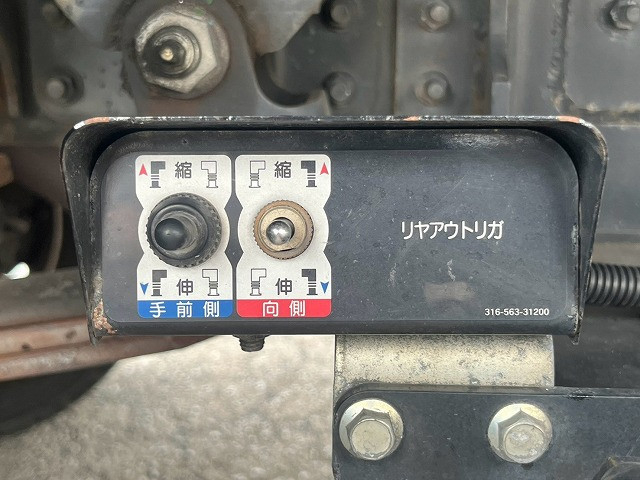 三菱ふそう キャンター 小型 平ボディ（クレーン付） 2RG-FEB90(111601) 20枚目
