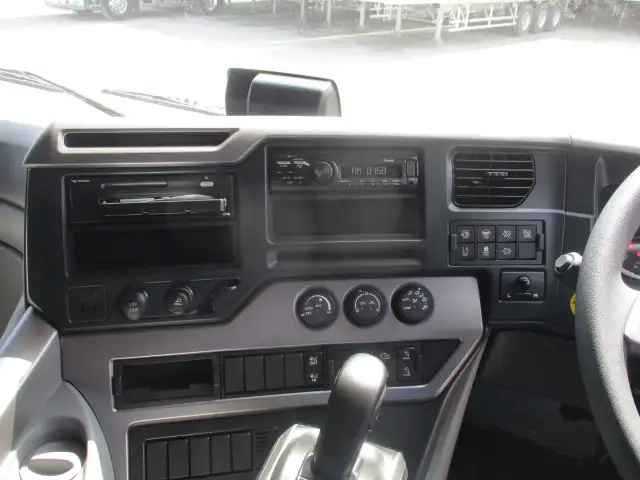 日産自動車 クオン 大型 ウィング 2RG-CG5FA(111203) 27枚目
