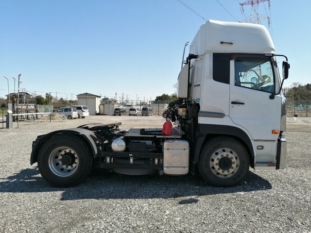UDトラックス（日産） クオン 大型 トラクタ QKG-GK5XAB(5625) 15枚目