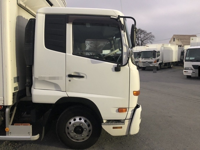UDトラックス（日産） コンドル 中型 冷蔵冷凍バン TKG-MK38C(2552) 8枚目