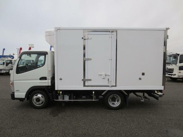 三菱ふそう キャンター 小型 冷蔵冷凍バン 2RG-FBA20(8589) 8枚目