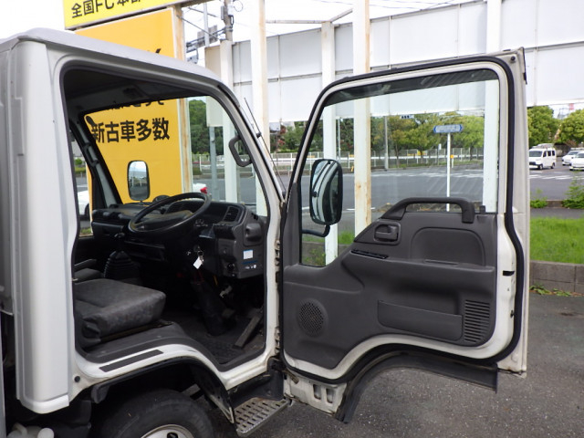 いすゞ エルフ 小型 バン KR-NKR81GAV(110266) 23枚目