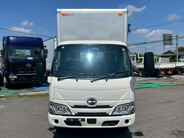 日野 デュトロ 小型 バン 2RG-XZU650M(105850) 2枚目
