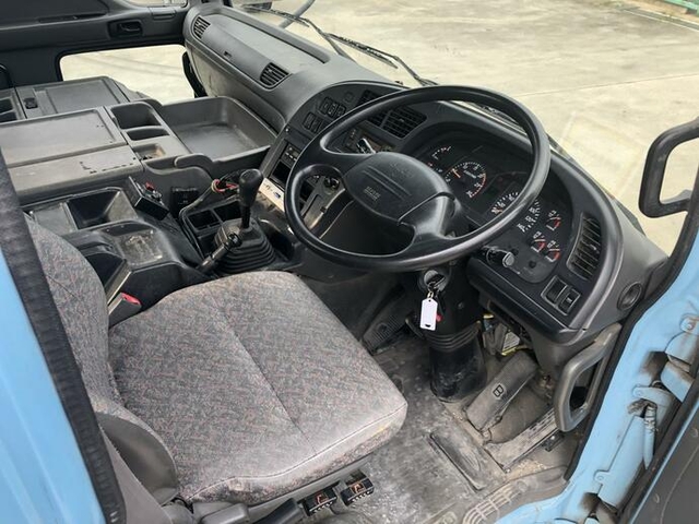 いすゞ ギガ 大型 ミキサー車 QKG-CXZ77AT(11933) 19枚目