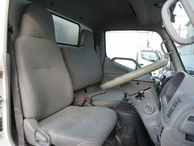 トヨタ ダイナ 小型 バン BDG-XZU348(9224) 32枚目