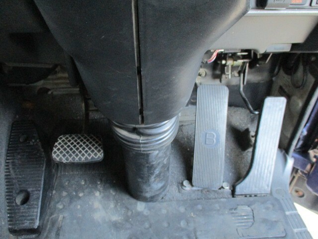 いすゞ ギガ 大型 平ボディ（クレーン付） PDG-CYY77V8(7752) 37枚目