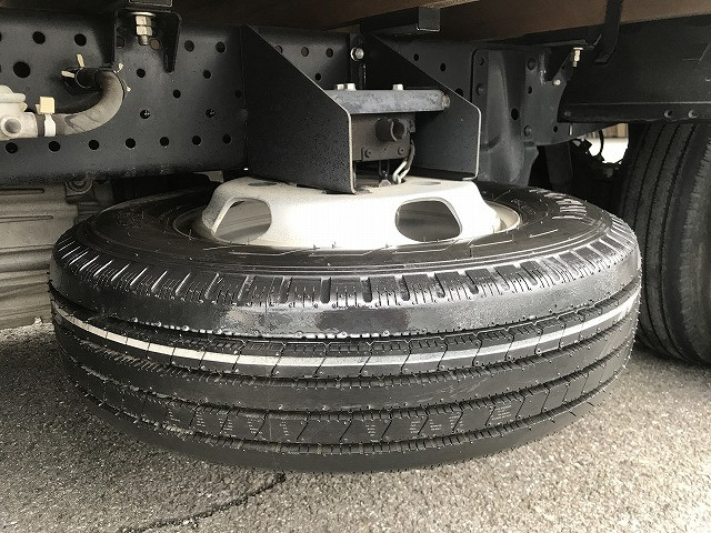 いすゞ エルフ 小型 平ボディ 2RG-NHR88A(111498) 28枚目