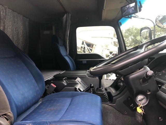 いすゞ ギガ 大型 タンクローリー PDG-CYY77V8(5595) 29枚目