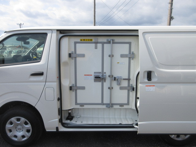 トヨタ ハイエース 小型 冷蔵冷凍バン 3DF-GDH206V(113288) 6枚目