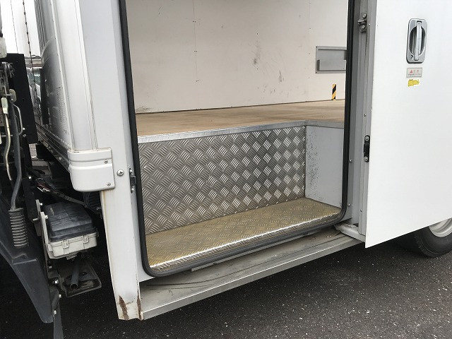 いすゞ エルフ 小型 バン 2RG-NHR88AN(99547) 20枚目