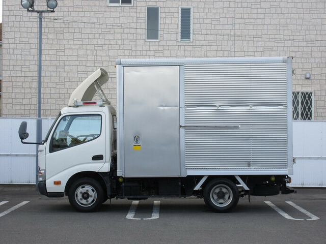 トヨタ ダイナ 小型 バン TKG-XZC605(8787) 5枚目