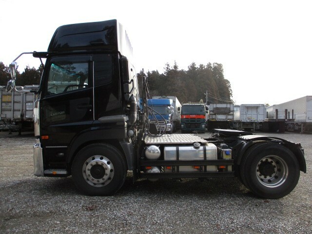 UDトラックス（日産） クオン 大型 トラクタ QPG-GK5XAB(9275) 8枚目