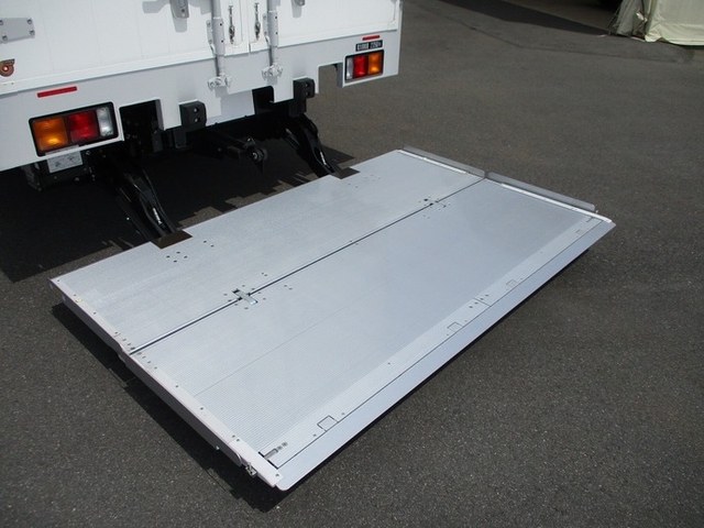 Mitsubishi Fuso fighter Middle Wing body 2KG-FK62F(9958) 12枚目