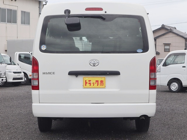 トヨタ ハイエース 小型 バン CBA-TRH214W(109968) 6枚目