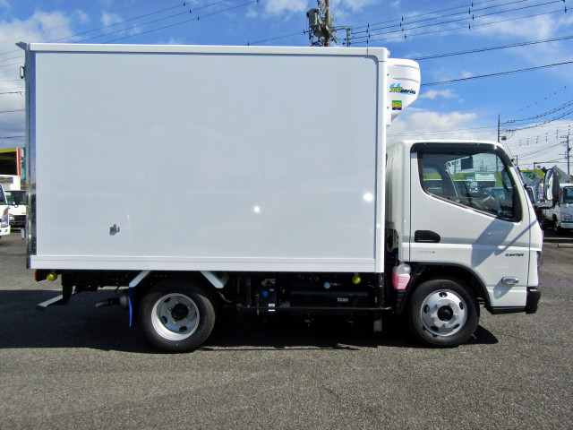 三菱ふそう キャンター 小型 冷蔵冷凍バン 2RG-FBAV0(83280) 5枚目