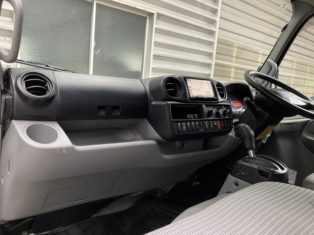 トヨタ トヨエース 小型 バン TPG-XZC645(105986) 20枚目