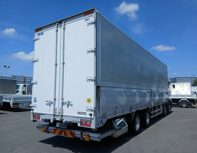 UDトラックス（日産） クオン 大型 ウィング 2PG-CG5CA(109276) 9枚目