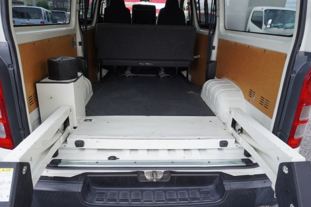 トヨタ ハイエース 小型 Translation missing: ja.item.body_keijou_enum.body_keijou_light_van CBF-TRH200K(110801) 16枚目